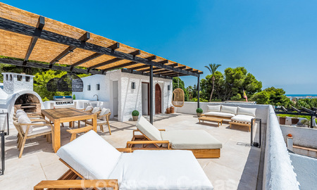 Penthouse rénové avec grand solarium à vendre, à distance de marche des commodités et même de Puerto Banus, Marbella 52861