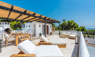 Penthouse rénové avec grand solarium à vendre, à distance de marche des commodités et même de Puerto Banus, Marbella 52861 
