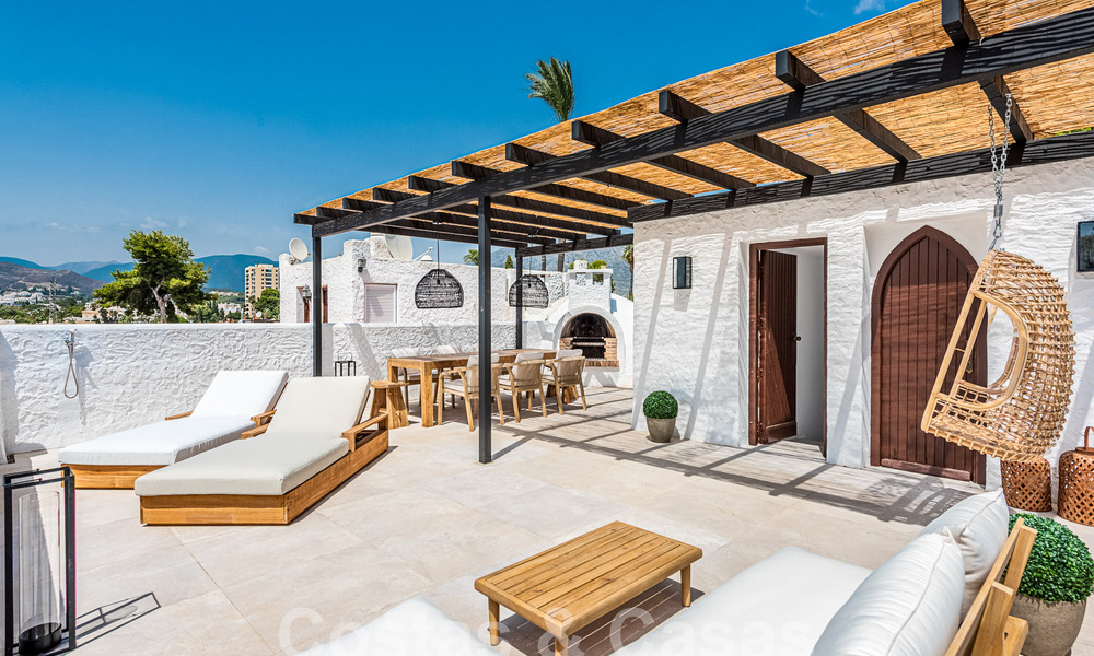 Penthouse rénové avec grand solarium à vendre, à distance de marche des commodités et même de Puerto Banus, Marbella 52866