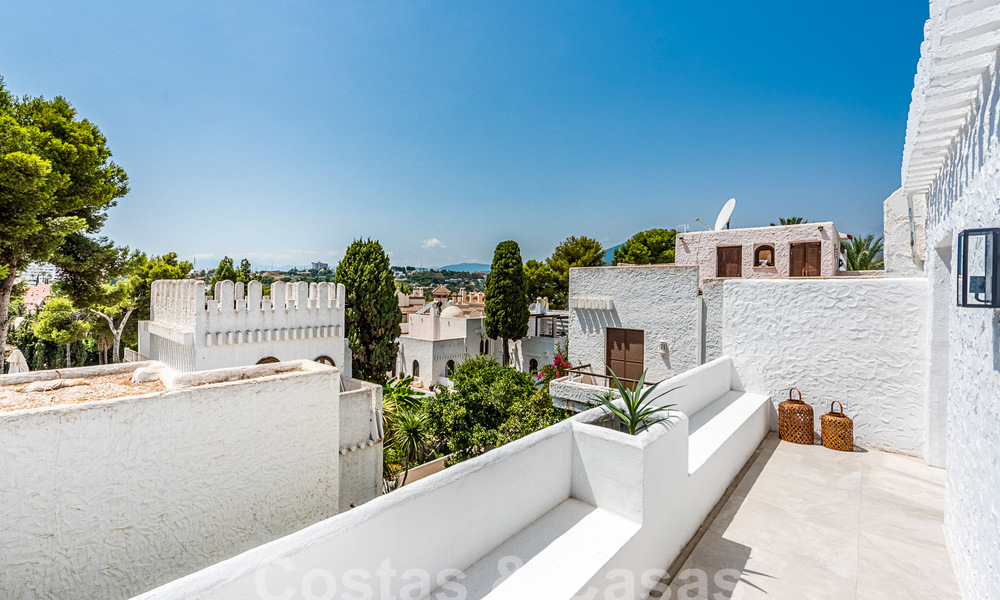 Penthouse rénové avec grand solarium à vendre, à distance de marche des commodités et même de Puerto Banus, Marbella 52868