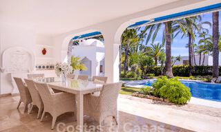 Villa andalouse à vendre à distance de marche de la plage sur le nouveau Golden Mile entre Marbella et Estepona 53462 