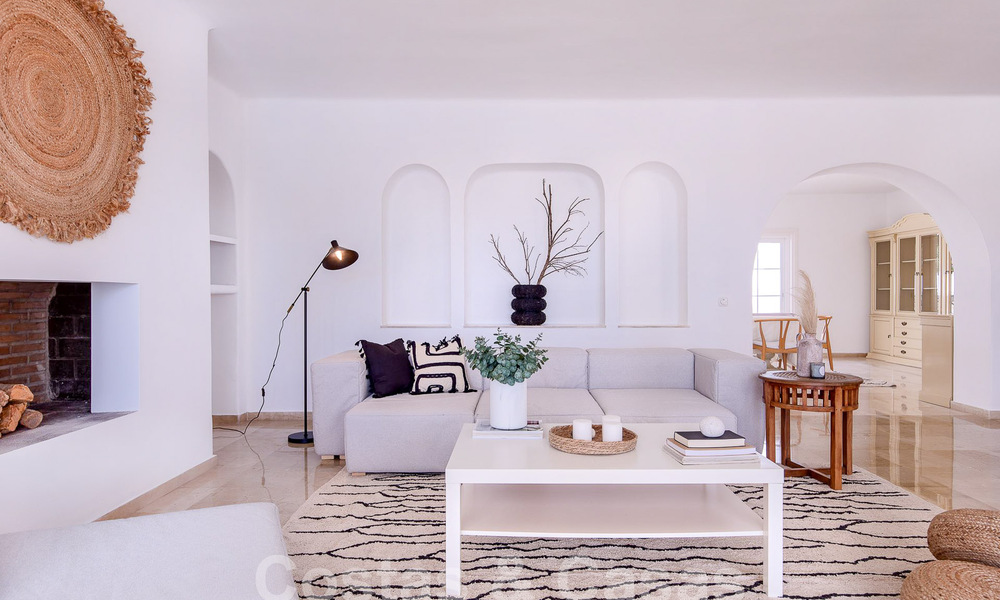 Villa andalouse à vendre à distance de marche de la plage sur le nouveau Golden Mile entre Marbella et Estepona 53465