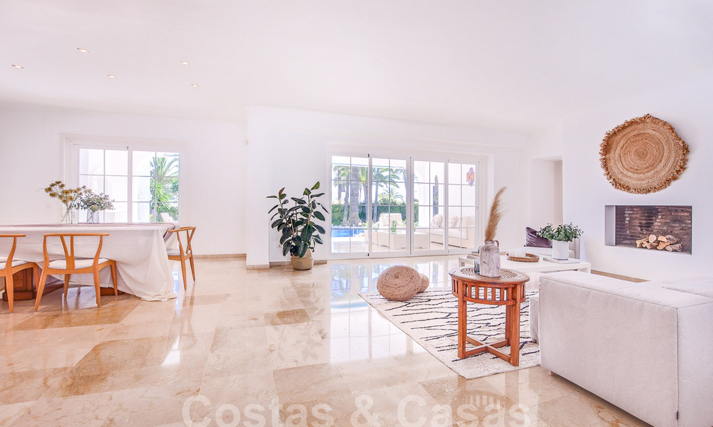Villa andalouse à vendre à distance de marche de la plage sur le nouveau Golden Mile entre Marbella et Estepona 53471
