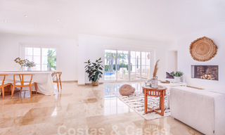 Villa andalouse à vendre à distance de marche de la plage sur le nouveau Golden Mile entre Marbella et Estepona 53471 