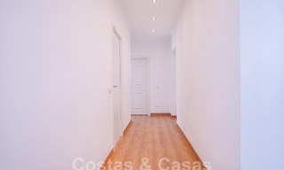 Villa andalouse à vendre à distance de marche de la plage sur le nouveau Golden Mile entre Marbella et Estepona 53476 