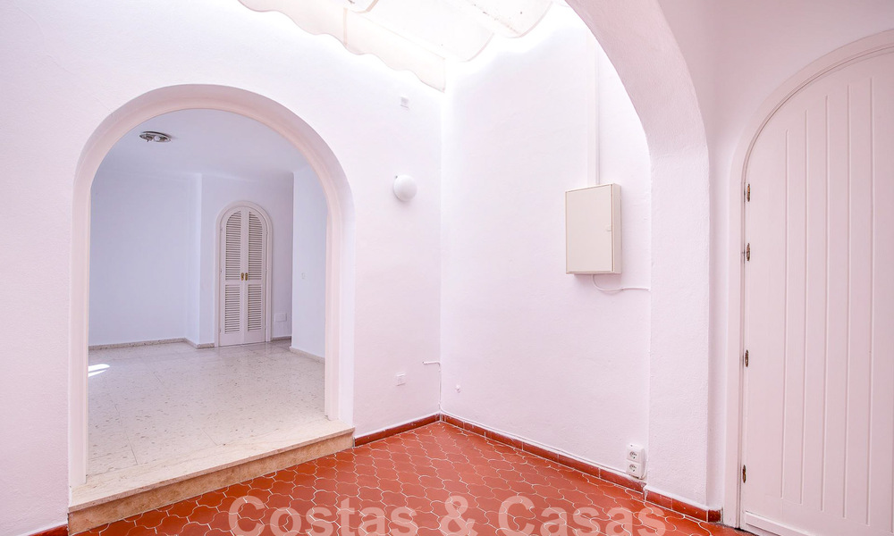 Villa andalouse à vendre à distance de marche de la plage sur le nouveau Golden Mile entre Marbella et Estepona 53477