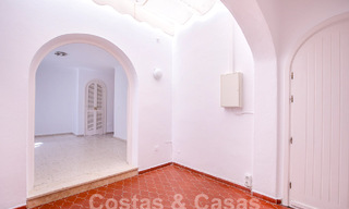Villa andalouse à vendre à distance de marche de la plage sur le nouveau Golden Mile entre Marbella et Estepona 53477 