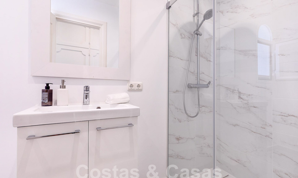 Villa andalouse à vendre à distance de marche de la plage sur le nouveau Golden Mile entre Marbella et Estepona 53482