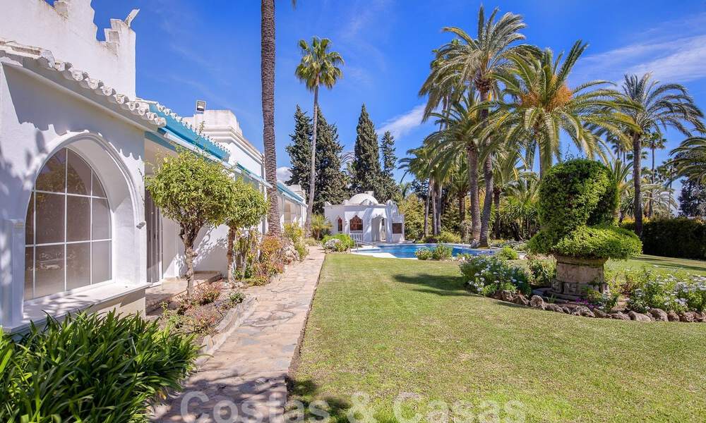 Villa andalouse à vendre à distance de marche de la plage sur le nouveau Golden Mile entre Marbella et Estepona 53483