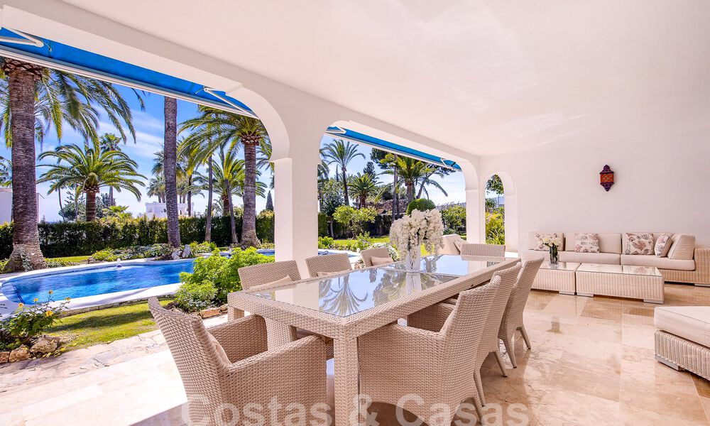 Villa andalouse à vendre à distance de marche de la plage sur le nouveau Golden Mile entre Marbella et Estepona 53484