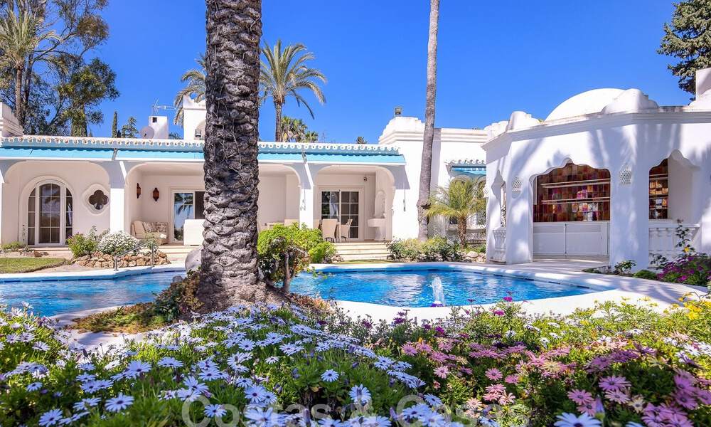 Villa andalouse à vendre à distance de marche de la plage sur le nouveau Golden Mile entre Marbella et Estepona 53485