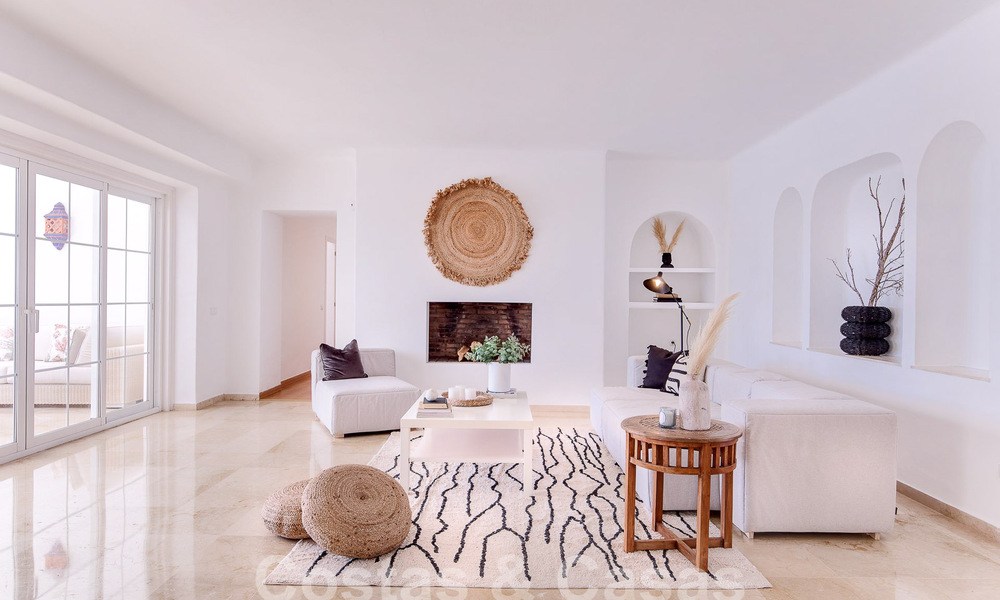 Villa andalouse à vendre à distance de marche de la plage sur le nouveau Golden Mile entre Marbella et Estepona 53498