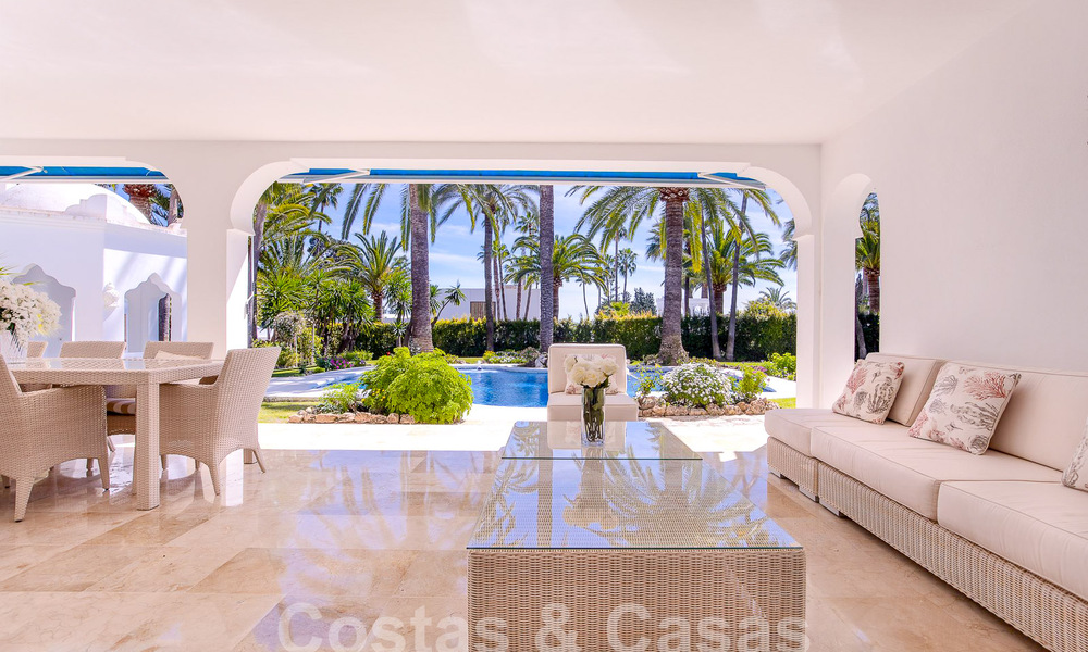 Villa andalouse à vendre à distance de marche de la plage sur le nouveau Golden Mile entre Marbella et Estepona 53499
