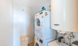 Vente d'un appartement au rez-de-chaussée surélevé, prêt à être emménagé, avec vue imprenable sur la vallée et la mer, dans le quartier exclusif de Benahavis - Marbella 53280 