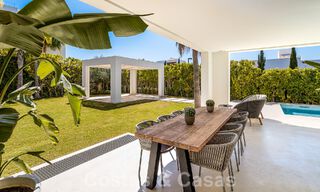 Villa moderne de luxe à vendre dans la communauté protégée de la vallée du golf de Nueva Andalucia, Marbella 53501 