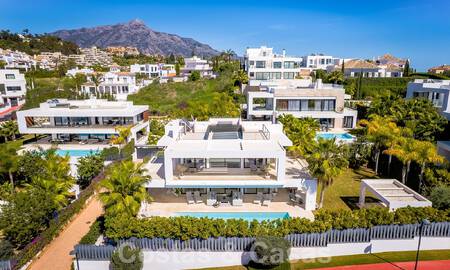 Villa moderne de luxe à vendre dans la communauté protégée de la vallée du golf de Nueva Andalucia, Marbella 53515