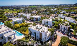 Villa moderne de luxe à vendre dans la communauté protégée de la vallée du golf de Nueva Andalucia, Marbella 53519 