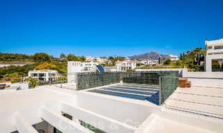 Villa moderne de luxe à vendre dans la communauté protégée de la vallée du golf de Nueva Andalucia, Marbella 53520 