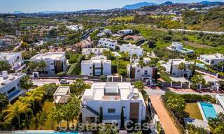 Villa moderne de luxe à vendre dans la communauté protégée de la vallée du golf de Nueva Andalucia, Marbella 53521 