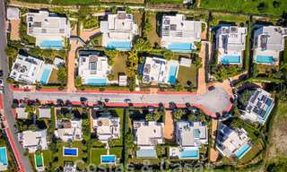 Villa moderne de luxe à vendre dans la communauté protégée de la vallée du golf de Nueva Andalucia, Marbella 53525 