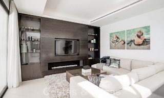 Villa moderne de luxe à vendre dans la communauté protégée de la vallée du golf de Nueva Andalucia, Marbella 53529 
