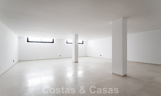 Villa moderne de luxe à vendre dans la communauté protégée de la vallée du golf de Nueva Andalucia, Marbella 53530 