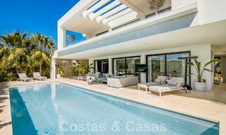 Villa moderne de luxe à vendre dans la communauté protégée de la vallée du golf de Nueva Andalucia, Marbella 53539 