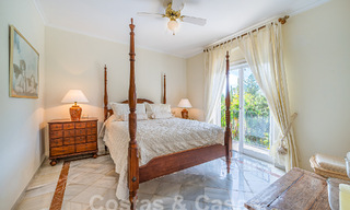 Villa traditionnelle méditerranéenne de luxe à vendre avec vue sur la mer dans une communauté fermée sur le Golden Mile de Marbella 54412 