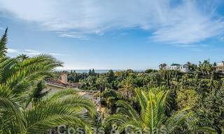 Villa traditionnelle méditerranéenne de luxe à vendre avec vue sur la mer dans une communauté fermée sur le Golden Mile de Marbella 54443 