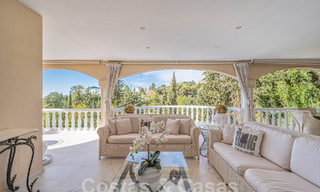 Villa traditionnelle méditerranéenne de luxe à vendre avec vue sur la mer dans une communauté fermée sur le Golden Mile de Marbella 54444 