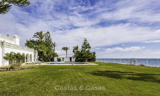 Magnifique et luxueux palais en front de mer à vendre, entre Marbella et Estepona 11645 