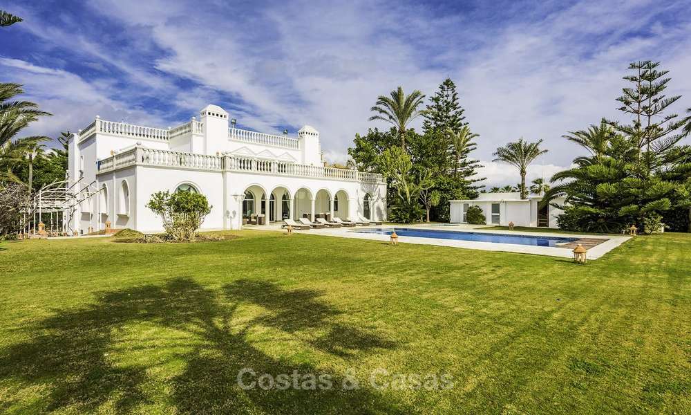 Magnifique et luxueux palais en front de mer à vendre, entre Marbella et Estepona 11646