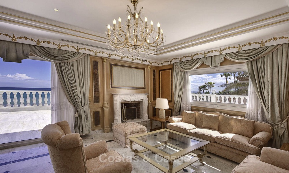 Magnifique et luxueux palais en front de mer à vendre, entre Marbella et Estepona 13021
