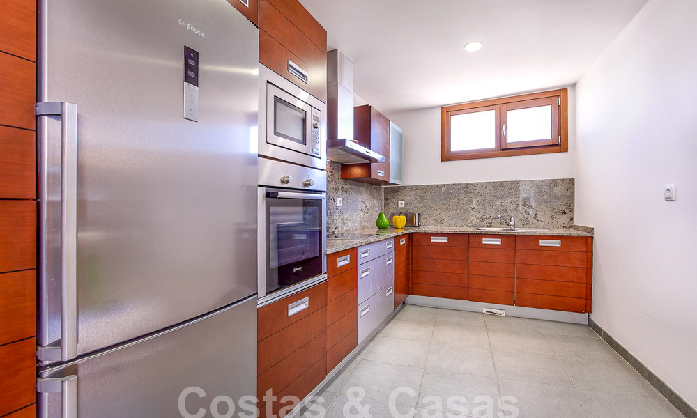 Appartement moderne de 3 chambres à vendre avec vue sur la mer dans les collines de Los Monteros, à l'est de Marbella 52764