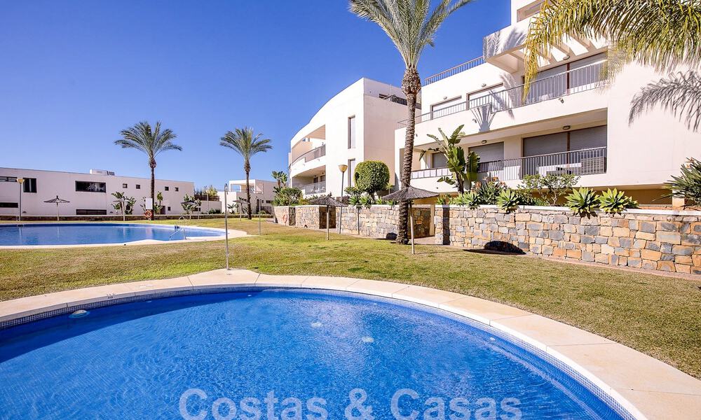 Appartement moderne de 3 chambres à vendre avec vue sur la mer dans les collines de Los Monteros, à l'est de Marbella 52773