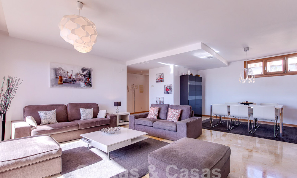 Appartement moderne de 3 chambres à vendre avec vue sur la mer dans les collines de Los Monteros, à l'est de Marbella 52777