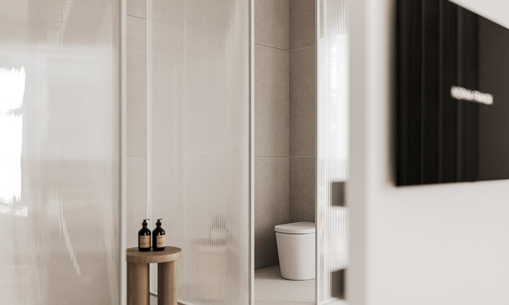 Maison rénovée en exclusivité, au bord de la plage, avec vue imprenable sur la mer, à l'est de Marbella 52032