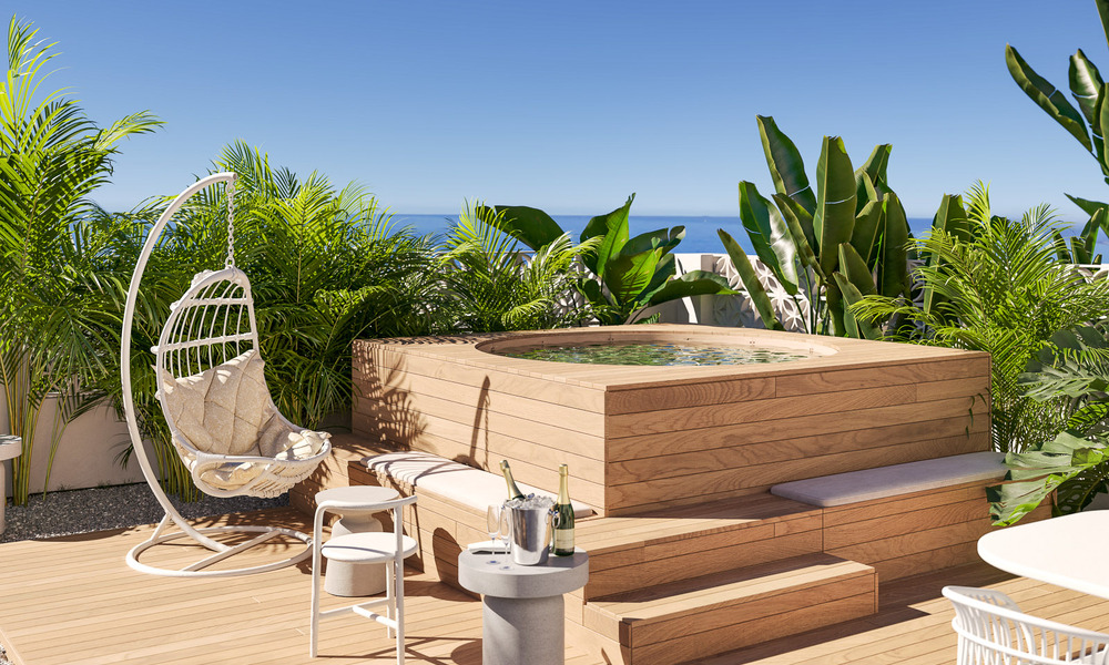 Maison rénovée en exclusivité, au bord de la plage, avec vue imprenable sur la mer, à l'est de Marbella 52034