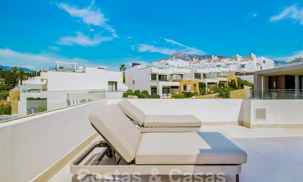 Villa à vendre avec vue sur la mer, à proximité de Puente Romano sur le Golden Mile de Marbella 52731