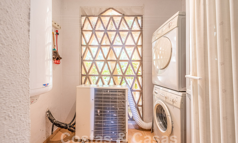 Appartement de jardin à vendre à proximité de Puerto Banus et de la plage dans une urbanisation fermée à Nueva Andalucia, Marbella 55195