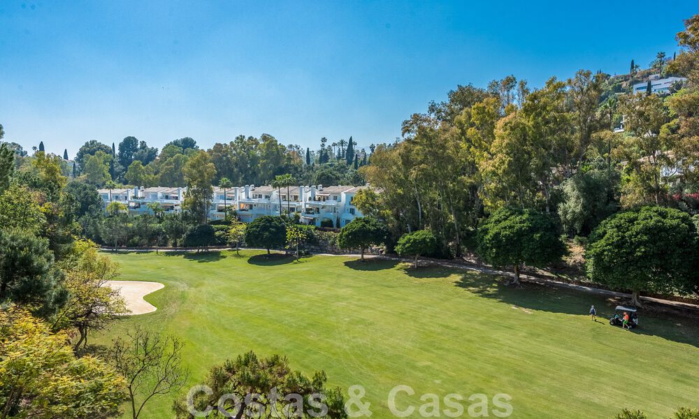 Penthouse de caractère à vendre avec vue sur le golf à La Quinta, Benahavis - Marbella 52060