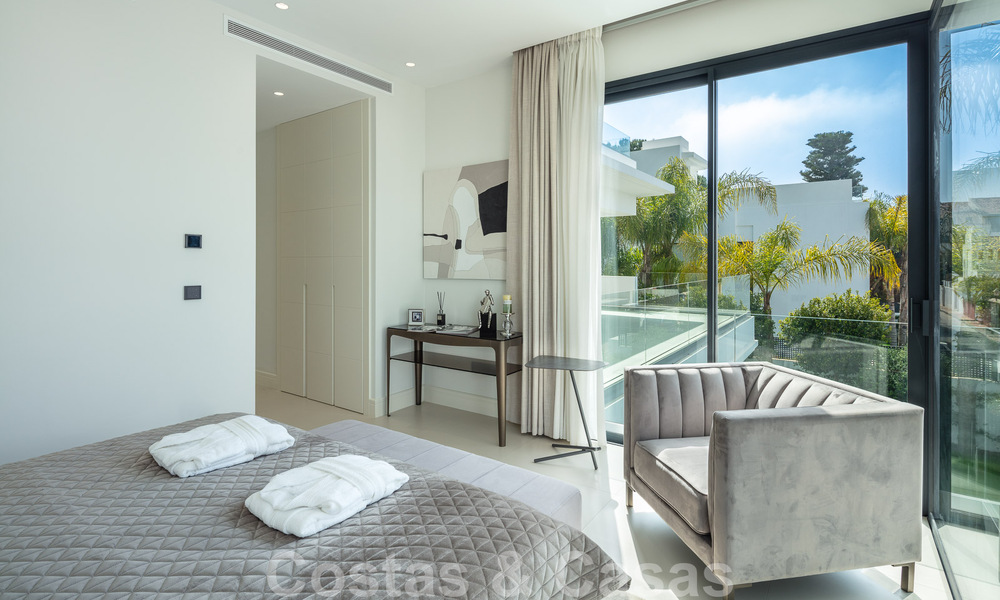 Vente d'une villa de luxe moderne, prête à être emménagée, sur le Golden Mile, Marbella 51790