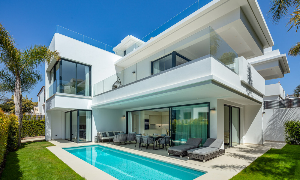 Vente d'une villa de luxe moderne, prête à être emménagée, sur le Golden Mile, Marbella 51800