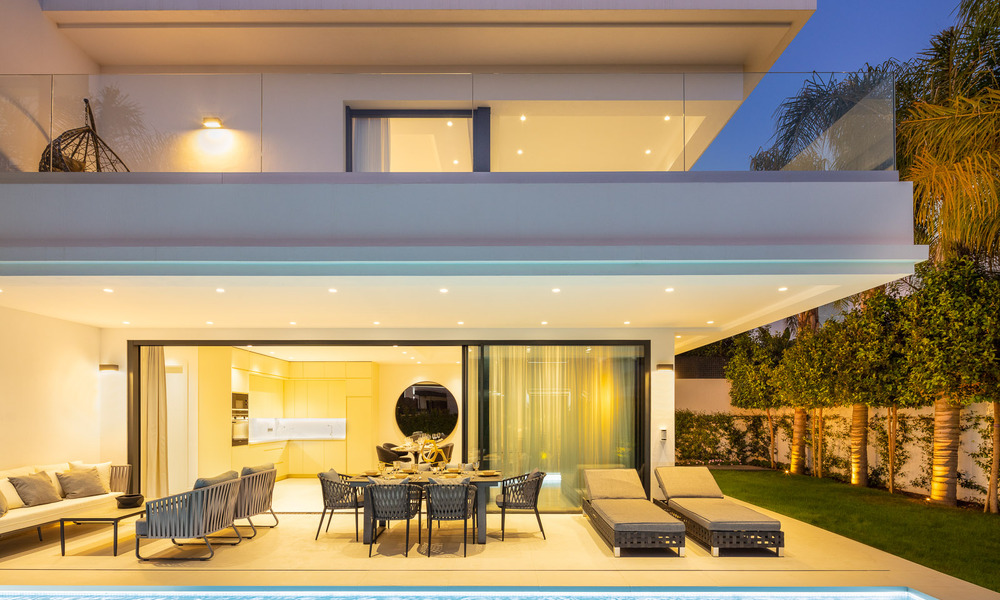 Vente d'une villa de luxe moderne, prête à être emménagée, sur le Golden Mile, Marbella 51807
