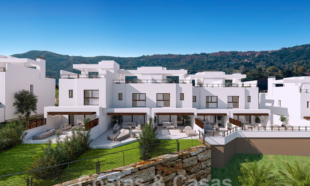Nouvelle promotion composée de 8 maisons mitoyennes à vendre, avec vue sur les terrains de golf du très convoité complexe golfique de La Cala Golf, Mijas 53265