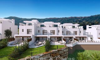Nouvelle promotion composée de 8 maisons mitoyennes à vendre, avec vue sur les terrains de golf du très convoité complexe golfique de La Cala Golf, Mijas 53265 