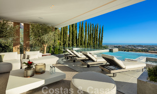 Prête à emménager. Villa neuve exclusive avec vue imprenable sur la mer à vendre, située dans une communauté fermée à La Quinta, Marbella - Benahavis 51838 