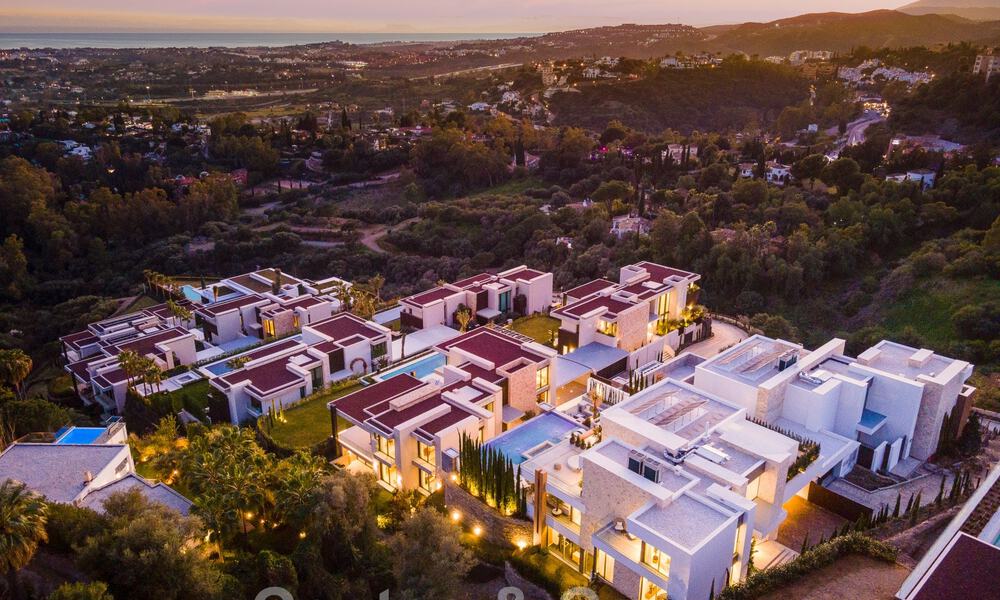 Prête à emménager. Villa neuve exclusive avec vue imprenable sur la mer à vendre, située dans une communauté fermée à La Quinta, Marbella - Benahavis 51845