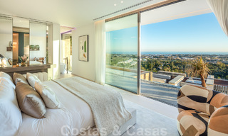 Prête à emménager. Villa neuve exclusive avec vue imprenable sur la mer à vendre, située dans une communauté fermée à La Quinta, Marbella - Benahavis 51853 