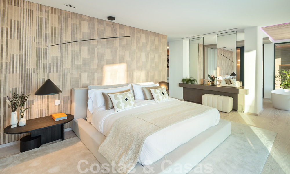 Prête à emménager. Villa neuve exclusive avec vue imprenable sur la mer à vendre, située dans une communauté fermée à La Quinta, Marbella - Benahavis 51854